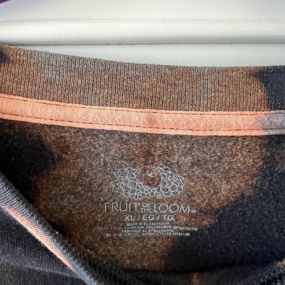 Handmade bleach dyed crew sweatshirt - Picture 3 of 3